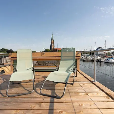 Botel Hausboot Alma *