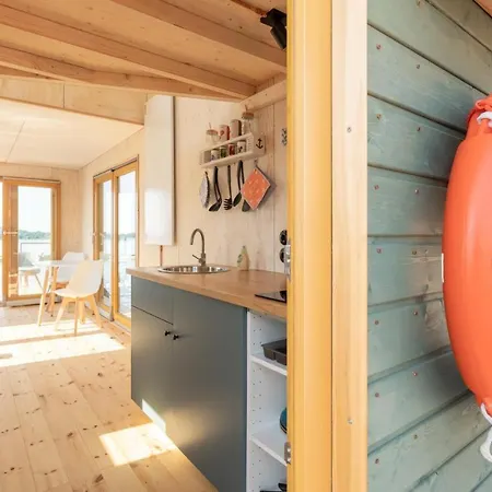 Botel Hausboot Alma