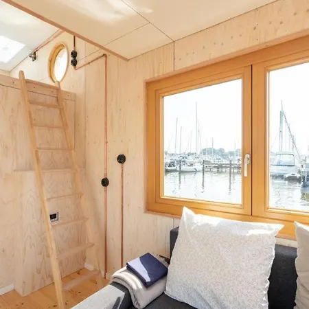 Hausboot Alma *