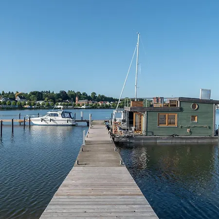 Hausboot Alma * Schleswig