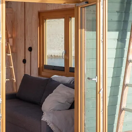 Hausboot Alma Botel *