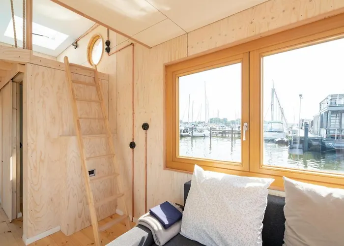 Hausboot Alma *